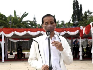 Jokowi Lanjut Kunker ke Sorong, Tanam Jagung-Tinjau Vaksinasi
