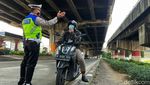 Priiit! Masuk Jalur Cepat, Pemotor Ditilang