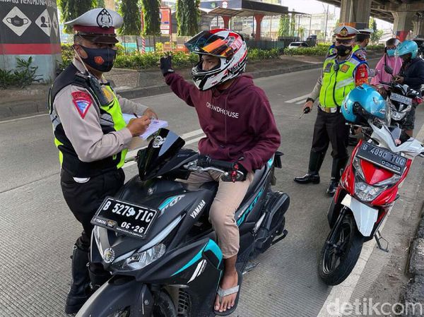 Priiit! Masuk Jalur Cepat, Pemotor Ditilang