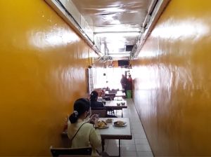 RM Sahabat Minang, Sulap Gang Sempit Jadi Resto Padang Nikmat!