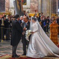 Mempelai wanita, Bettarini merupakan putri dari Duta Besar Italia untuk Belgia. Ia dulunya bekerja sebagai penulis dan lobbyist, namun kini menjadi direktur Yayasan Kekaisaran Rusia. Sebelum menikah, ia masuk agama Ortodoks dan menggunakan nama baru Victoria Rumanovna.Foto: dok. AFP/OLGA MALTSEVA