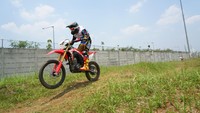 Para peserta diberi kesempatan melahap 10 putaran, dengan jeda istirahat setiap 5 lap. Selain itu, di akhir pelatihan juga ada kompetisi time attack untuk para peserta. Foto: Dok. Astra Honda Motor (AHM)