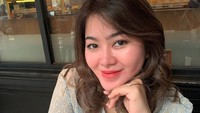 Sherrin Tharia juga kini makin sering mengunggah penampilan terbarunya. Foto: dok instagram Stharia