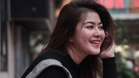 Penampilan Sherrin Tharia bikin pangling dengan perubahan totalnya. Foto: dok instagram Stharia