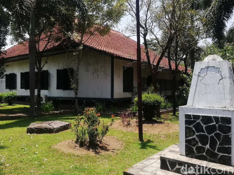 Singgah di Bumi Kaler, Rumah Bupati Sumedang dengan 31 Istri