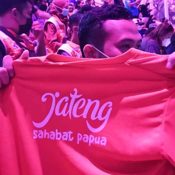 Suporter Jateng di PON XX Papua