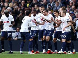 Nuno Dipecat, Lini Depan dan Belakang Spurs Memang Kacau!