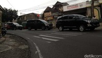 Meski demikian kendaraan masih dapat bergerak meski waktu tempuh menjadi lebih lama.