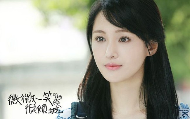 Zheng Shuang yang sudah membintangi puluhan judul drama China itu dituduh menelantarkan anak yang telah direncanakannya dengan Zhang Heng saat masih menikah.Tapi setelah putus dari Zheng disebut sempat meminta ibu pengganti untuk mengaborsi bayi-bayi yang sedang dikandungnya. Foto: Dok. Facebook Zheng Shuang Philippines