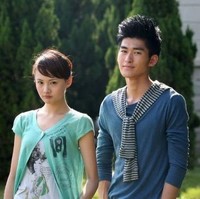 Foto yang diunggah bintang Meteor Shower 1 dan 2 (remake Meteor Garden) itu memperlihatkan seorang wanita berbaring dengan kaki terbuka lebar. Sang wanita tampak berpose dengan pakaian yang seksi. Foto diduga diambil oleh Zhang setelah bercinta dengan sang pelakor. Foto: Dok. Facebook Zheng Shuang Philippines