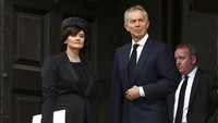 Mantan Perdana Menteri Inggris, Tony Blair disebut juga terseret skandal Pandora Papers. Bersama istrinya, Blair dilaporkan bisa menghindari bea meterai ketika membeli kantor di London. Mereka menghindari pajak sebesar 312.000 poundsterling. Hal ini menyebabkan pemerintah Inggris menjadi perhatian internasional. Negara itu disebut gagal dalam mengungkap daftar properti yang dibeli dari perusahaan offshore karena kebanyakan perusahaan digunakan untuk membeli properti agar bisa bebas pajak. AP Photo/Chris Jackson.