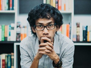 Buku Puisi Waktu yang Tepat untuk Melupakan Waktu Aan Mansyur Terbit Bulan Ini