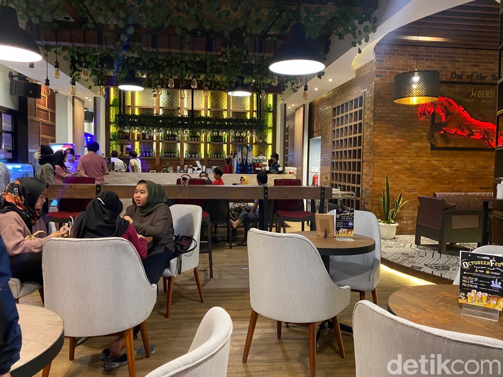 Ada Bandrek dan Sate Kambing Legendaris Bogor di Kafe Rooftop Keren