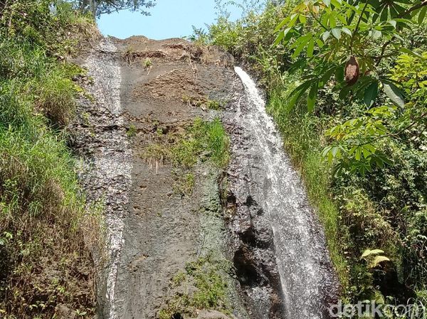 Foto: Air Terjun Cantik di Kudus, Berpasangan Seperti Pengantin