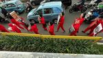 Bertopeng Money Heist, Aktifis Berdemo Lawan Oligarki