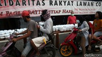 Aksi sosial dengan membagikan sarapan, masker hingga vitamin merupakan wujud dari sikap gotong royong masyarakat Indonesia. Kegiatan itu sangat berguna apalagi dilakukan di tengah pandemi COVID-19.
