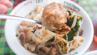 Tekstur baksonya garing, seperti tipikal bakso Wonogiri pada umumnya. Rasa dagingnya juga dominan. Foto: detikFood/Yenny Mustika Sari