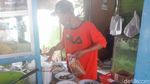 Banjir Tetelan! Warung Bakso Pak Sugeng Selalu Ramai Dikunjungi
