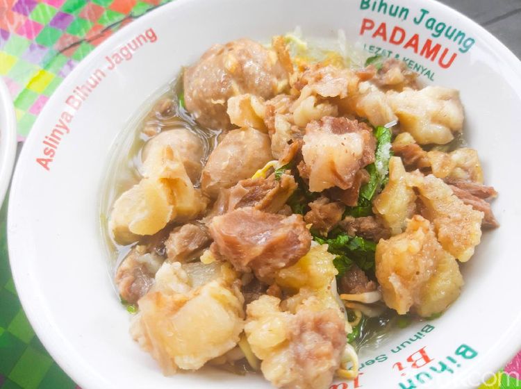 Banjir Tetelan! Warung Bakso Pak Sugeng Selalu Ramai Dikunjungi