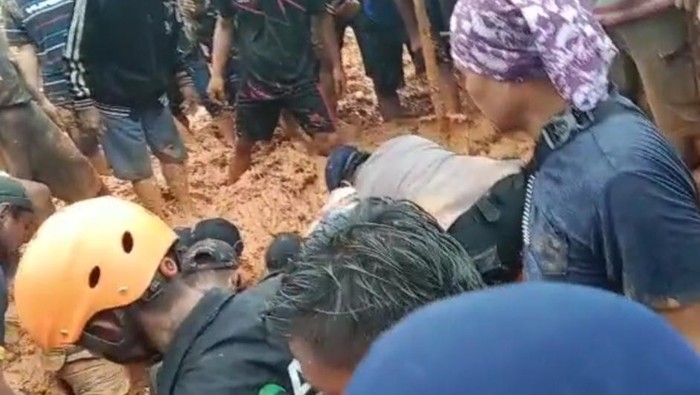 Banjir-Longsor di Luwu (dokumen basarnas Makassar)