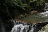 Segarnya Curug Balong Endah, Serasa Main Di Kolam Buatan