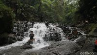 Segarnya Curug Balong Endah, Serasa Main Di Kolam Buatan