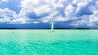 Di sana ada struktur seperti batu yang dibuat oleh ribuan mikroba yang mengendapkan mineral karbonat. (Getty Images)