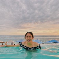 Wanita yang mendeskrisikan dirinya sebagai national short track skater itu pun tak ragu untuk berselfie cantik. Foto: Instagram @dindasabilajh