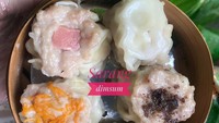 Usaha dim sum rumahan biasanya ditawarkan dengan harga terjangkau. Seperti Sarang Dim Sum yang berlokasi di Pamulang, Tangerang. Harganya mulai dari Rp 1.700 per pcs.  Foto: Instagram @sarangdimsum