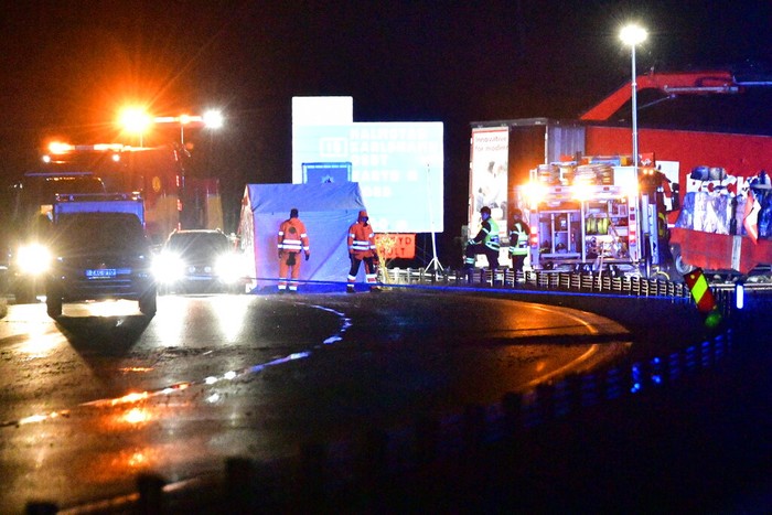 Dulu Diancam Dibunuh Al-Qaeda, Pembuat Kartun Nabi Muhammad Tewas Kecelakaan Kartunis Swedia Lars Vilks yang pernah disorot karena membuat kartun Nabi Muhammad, tewas dalam kecelakaan mobil. Belum diketahui pasti penyebab kecelakaan itu.