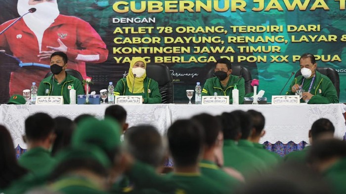 Forkopimda Jatim datang langsung ke Papua untuk menyemangati atlet yang berlaga di PON XX. Gubernur Jatim Khofifah Indar Parawansa optimis, kontingen Jatim bisa membawa pulang banyak medali emas dan menjadi juara umum.