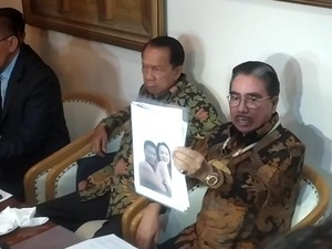 Hotman Paris Dituding Hotma Sitompul Contoh Buruk Untuk Advokat Muda