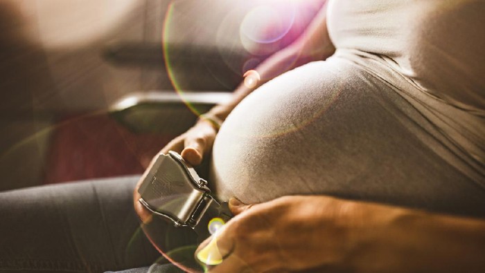 Pada Usia Kandungan Berapa Bulan Ibu Hamil Diperbolehkan Naik Pesawat?