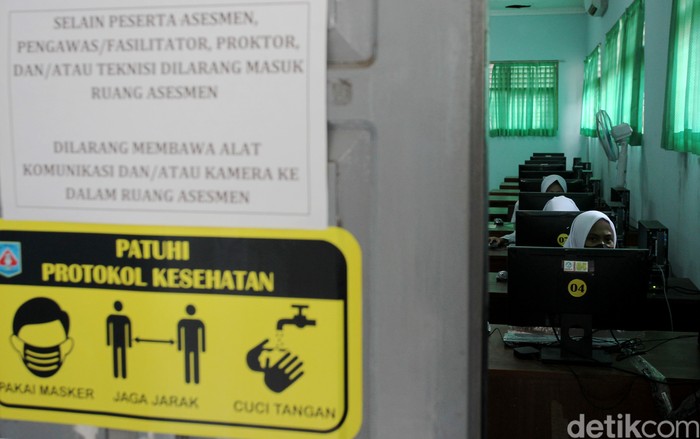 Sejumlah pelajar SMP di Kota Yogyakarta mengikuti pelaksanaan Asesmen Nasional Berbasis Komputer (ANBK). Seperti apa pelaksanaannya?