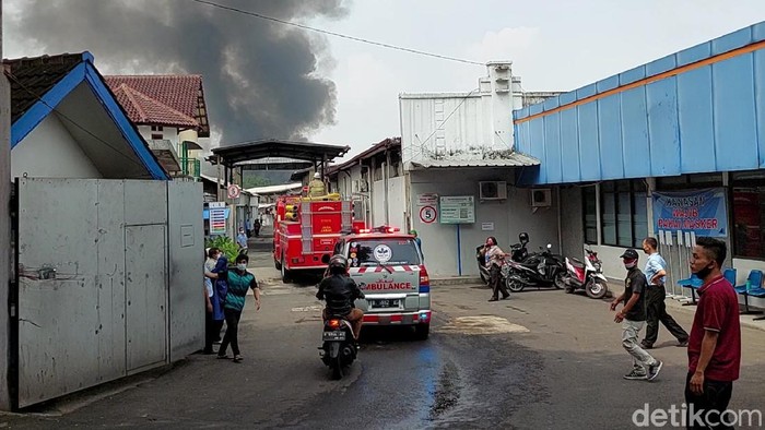 Kebakaran pabrik tekstil di Bandung nihil korban jiwa