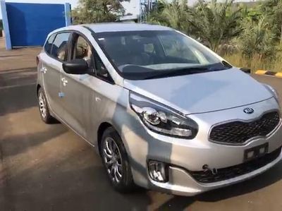 Masih Diplastik! Ratusan Mobil Kia Dilelang Satu Paket: Sorento, Carens, dan Optima