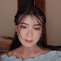 Piya yang berasal dari Bojonegoro, Jawa timur itu menghabiskan waktu 2/3 jam untuk makeup seperti dalam video yang viral. Biasanya dalam membuat video, yang membutuhkan waktu lama adalah memikirkan konsep atau tema yang akan dibuatnya. Aku buat video tranformasi itu gara-gara di FYP ku sering muncul konten itu dan aku tertarik buat nyoba, jelasnya lagi. Foto: Dok. Tangkap layar akun TikTok @ashpyxia2.