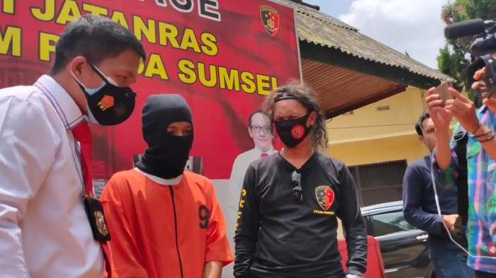 Konferensi pers di Polda Sumsel soal senjata api rakitan (Syahbana-detikcom)