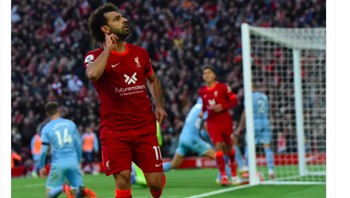 Kasih saja pria ini apapun yang dia inginkan. Kontrak sampai dia pensiun, kita tidakakan punya pemain seperti Salah lagi, tulis netizen ini. Foto: Twitter