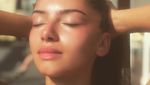 Potret Mimi Keene, Pacar Otis yang Seksi di Sex Education