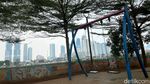 Miris! Taman Bermain Anak di Petamburan Kotor dan Tak Terawat