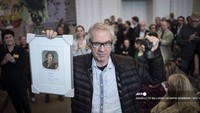 Pada 13 Maret 2015, seniman asal Swedia itu dianugerahi penghargaan kebebasan berekspresi di Kopenhagen, Denmark.  Foto: AFP/DAVID LETH WILLIAMS