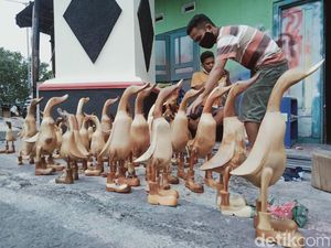 Perajin Miniatur Bebek Bambu Tetap Eksis di Saat Pandemi