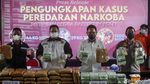 Belasan Tersangka Kasus Narkoba Dipamerkan