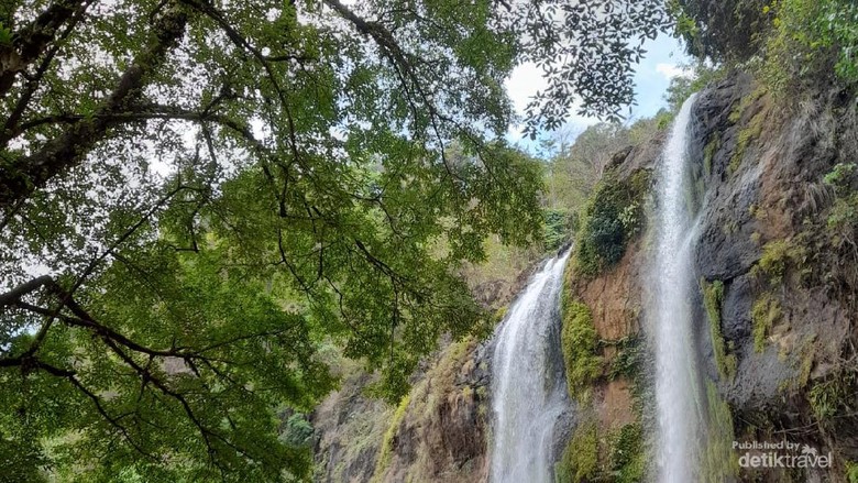Pesona Alam Geopark Ciletuh, Sukabumi Dua Aliran Kembar di Curug Sodong