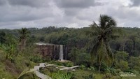 Perjalanan menuju Curug Awang
