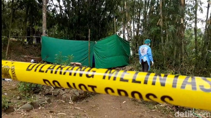 Polisi lakukan autopsi jenazah warga yang tewas tertimpa gubuk.