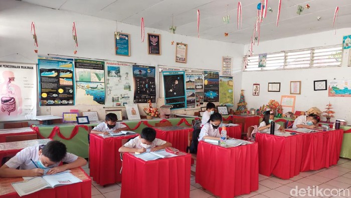 PTM mulai diberlakukan di Manado. (Trisno/detikcom)