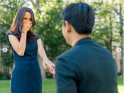 Foto Romantis Puteri Indonesia Dilamar CEO Ruangguru di Kampus Terbaik Dunia