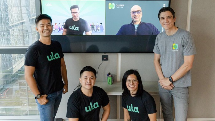 Startup Ula Disuntik Investasi oleh Jeff Bezos. Kiri ke kanan: Derry Sakti, Nipun Mehra (layar), Riky Tenggara, Ganesh Rengaswamy (layar), Alan Wong dan Dan Bertoli.
